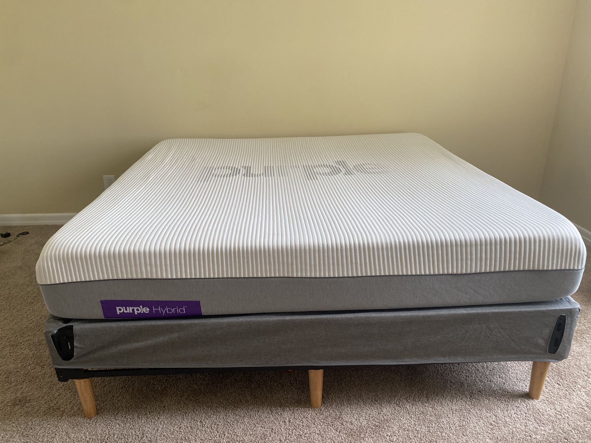 King size Bed And Mattress For Sale 