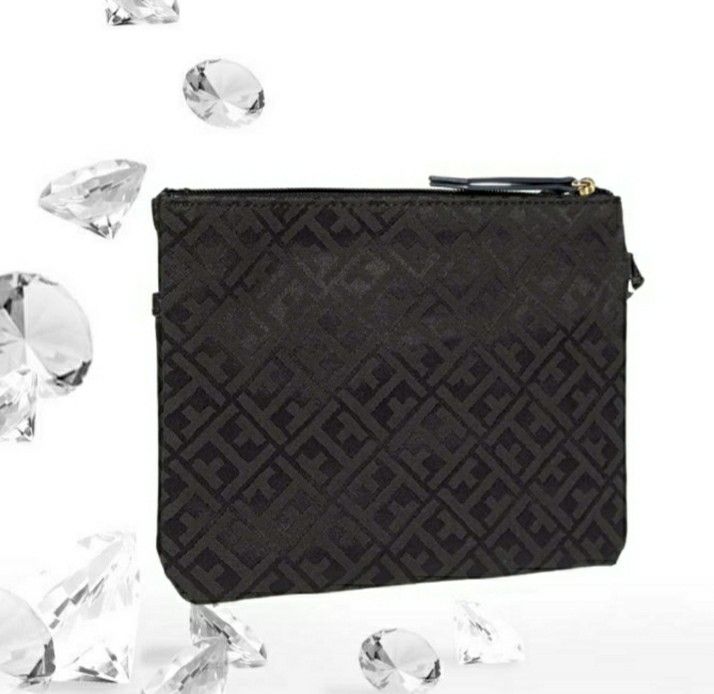 Tommy Hilfiger Large Wristlet Signature Jacquard - Black