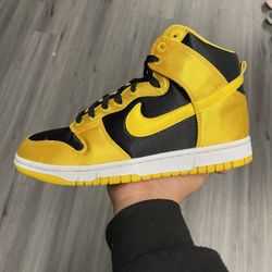 Nike Dunk High Satin Goldenrod