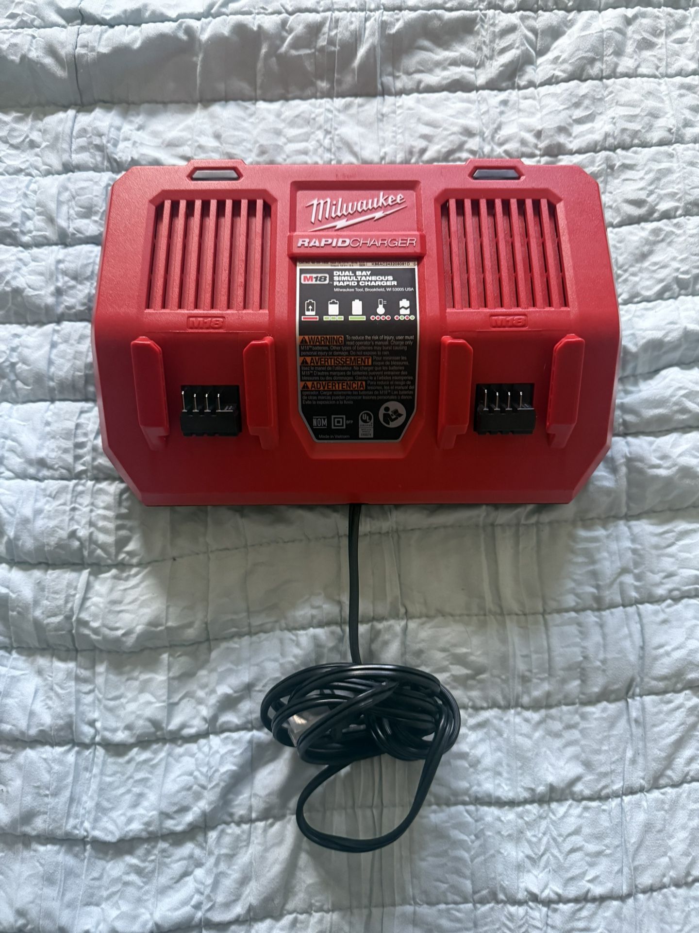 Milwaukee M18 18-Volt Lithium-Ion Dual Bay Rapid Battery Charger