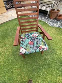 Solid wood adjustable folding patio chair