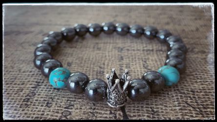 ** Men’s Turquoise and hematite magnetic beaded bracelet.