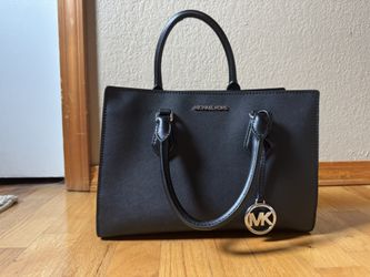 Micheal Kors Purse And Wallet