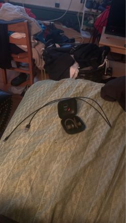 Wireless beats with charger Still Available