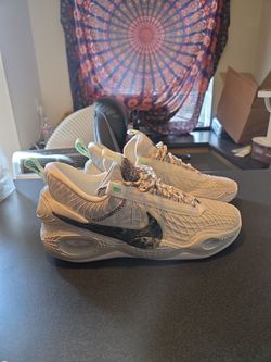 NIKE - Men's 12 - Cosmic Unity Beige - Collectors edition