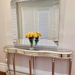 Beautiful Elegant Upscale Luxury Mirrored Console With Large Matching Mirror 