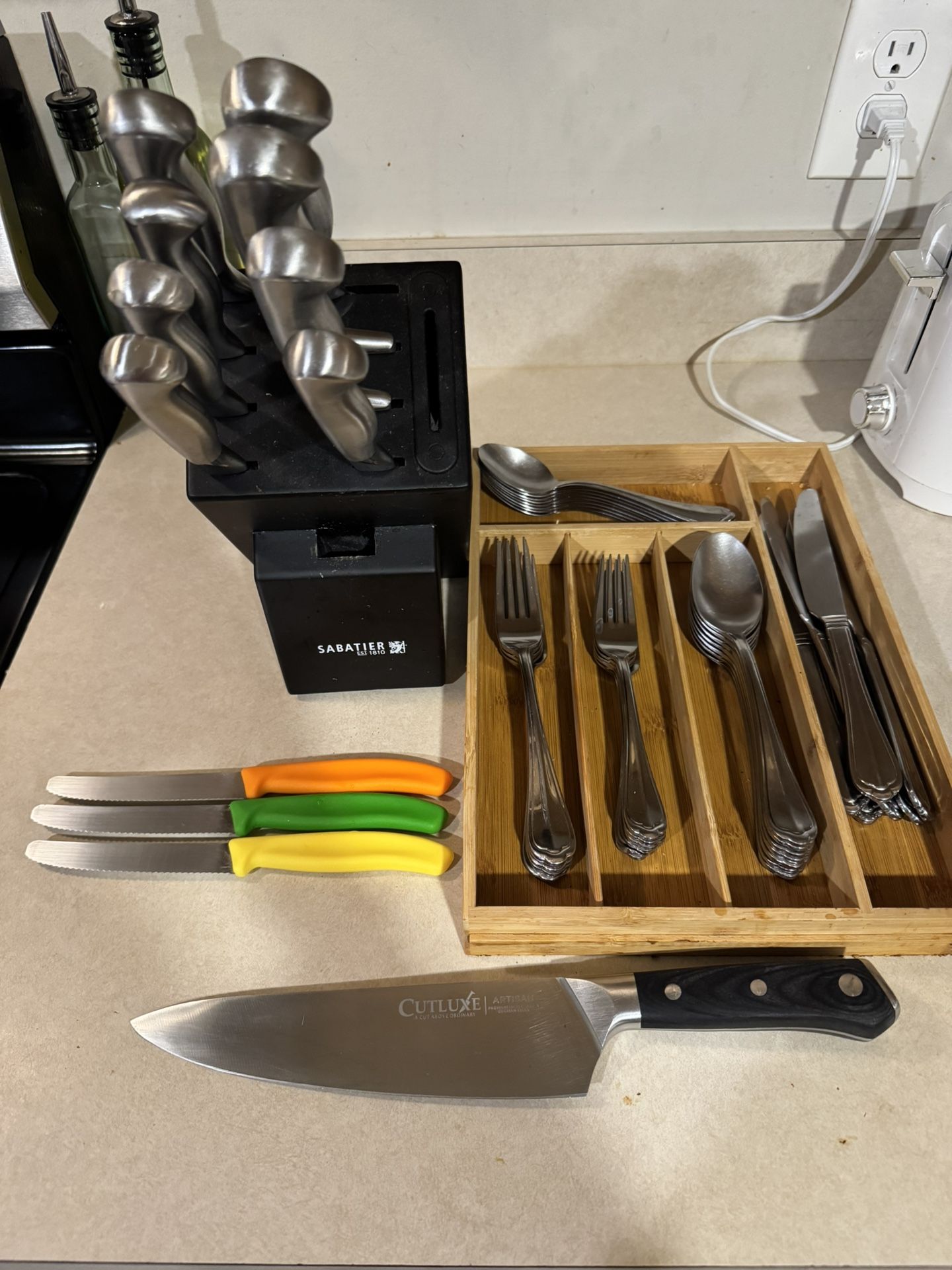 Utensils And Knife Set