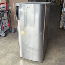 LG 20.63 in. W. 6 cu. ft. Single Door Top Freezer Refrigerator