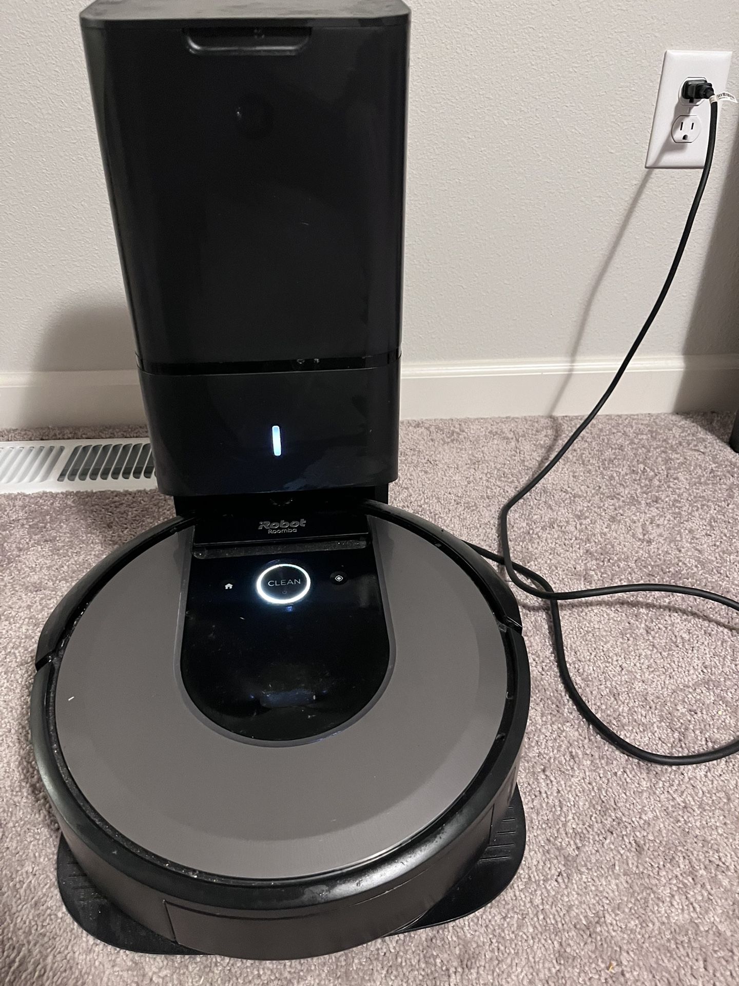 Wi-Fi® Connected Roomba® i8+ Self-Emptying Robot Vacuum