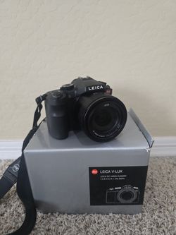 Leica V-LUX Typ 114 Bridge Camera + extras!