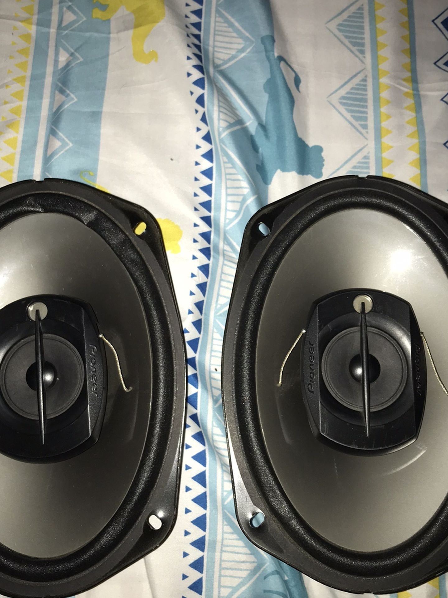 Pioneer Speakers 6x9 230 watts