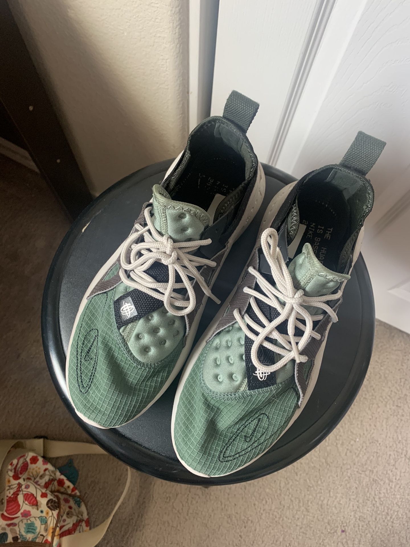Olive Huarache Type