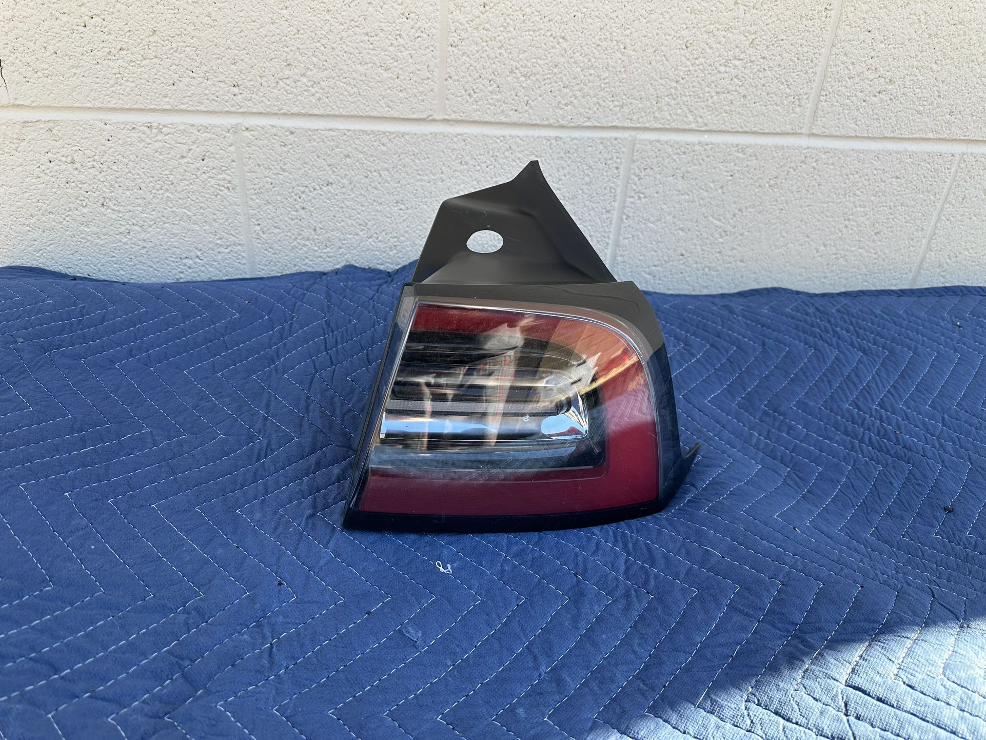 Tesla Model 3 Tail Light 2017-2023, Tesla Model 3 Tailight, Tesla Model Y Tail Light OEM Original Brake Light, passenger side, ORIGINAL