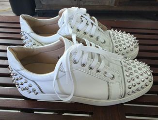 Christian Louboutin
Men's Vieira 2 Low Top Sneakers euro size 39 # 0962
