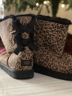 Girls UGH Boots USA size 3