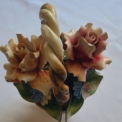 Capodimonte Basket With 2 Beautiful Roses 