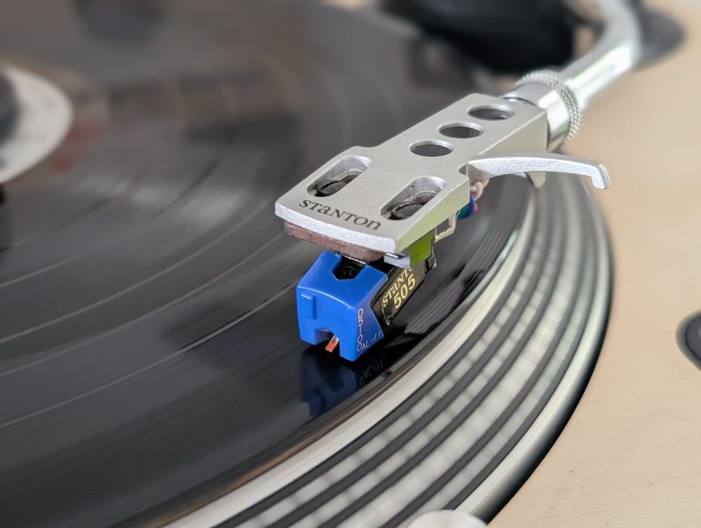 Stanton 505 Phono Cartridge/Stylus Combo Mounted on Headshell