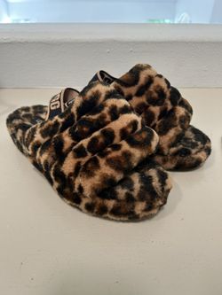 Ugg Fluff Sandals 
