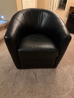 Natuzzi Leather Barrel Chair