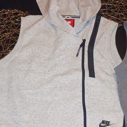 Nike Vest Sweater Brand New Size Medium Bowl Pockets On The Side And Pocket By The Shoulder Big Hoodies 50 For Both