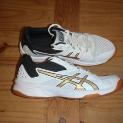 Women's Asics UPCOURT 3 Volleyball Shoes - Size 7