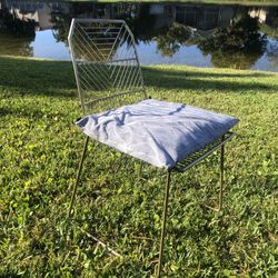 Single Metal Vintage Accent Chair