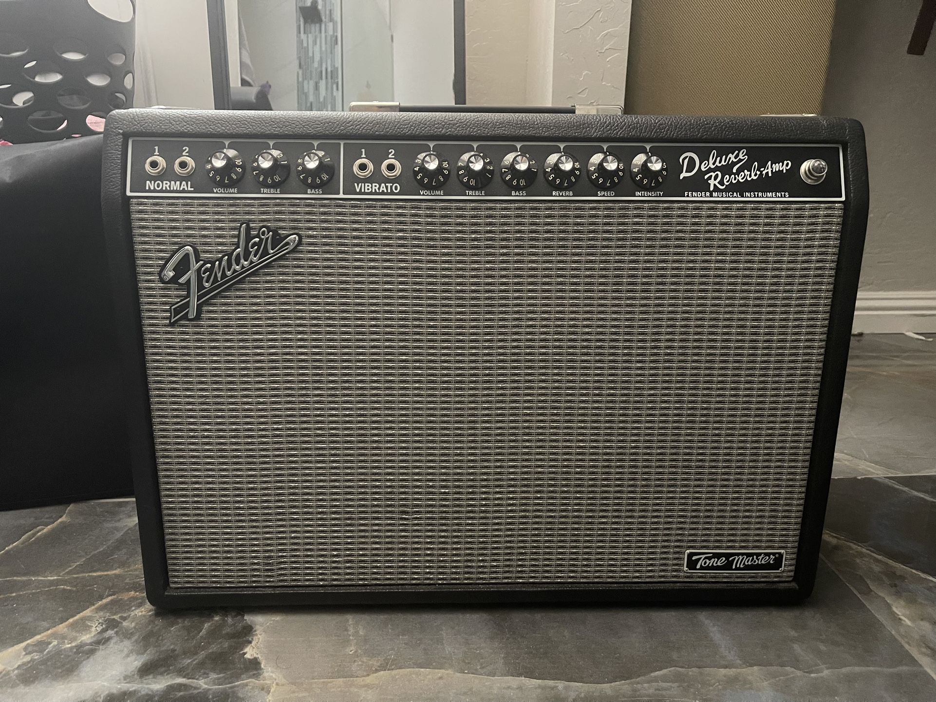 Fender Deluxe Reverb Tone Master