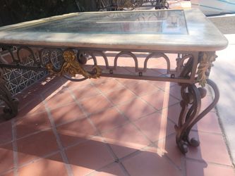 Coffee table and corner table