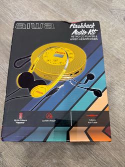 NEW IN BOX Aiwa Flashback Audio Kit Retro CD Player Wired Headphones Yellow