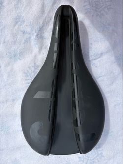 Black Cycling Saddle excellent condition