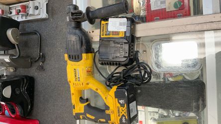 Dewalt Cordless Roto Hammer With Battery And Charger 