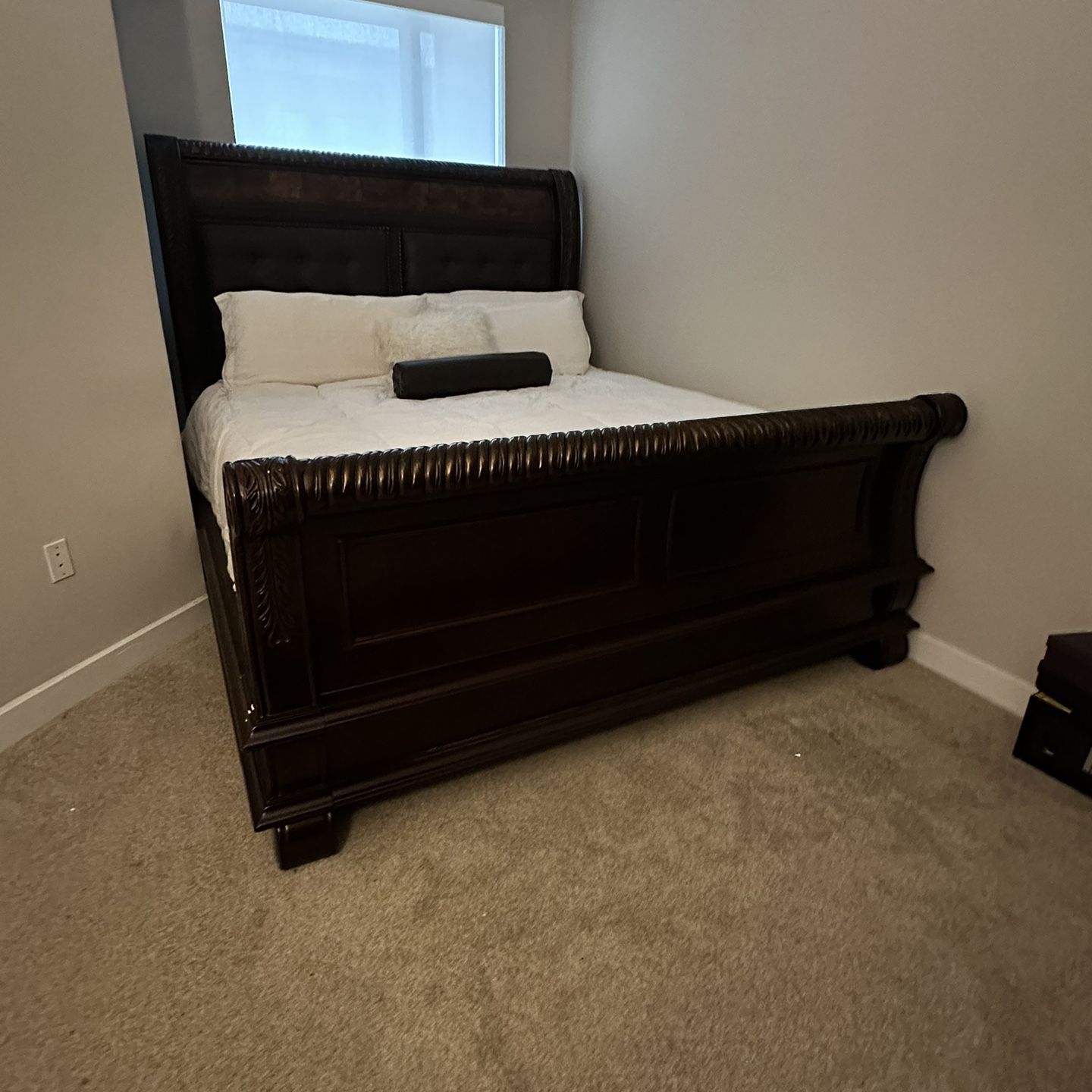 5-Piece King Size Bedroom Set W/O Mattress