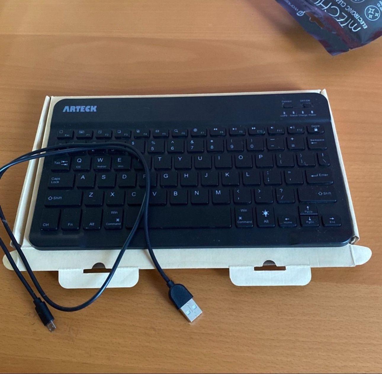 Urteck Universal Bluetooth Keyboard