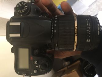 Nikon d7000 with 18-200mm macro lens