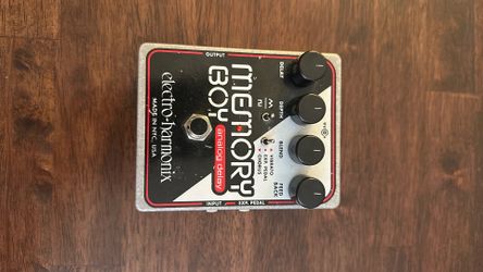 Electro-Harmonix Memory Boy Analog Delay Pedal
