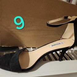 Super Cute Black Heels/ Size 9_ New_ $20 Cash Only/ Blue Diamond And Rainbow 