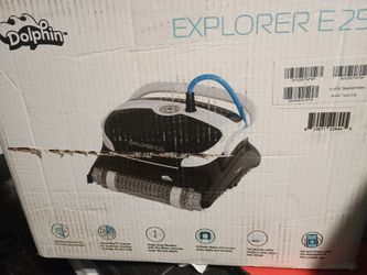 Dolphin Explorer E25 Pool Vacuum