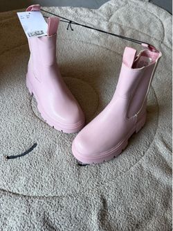Girl shoes
