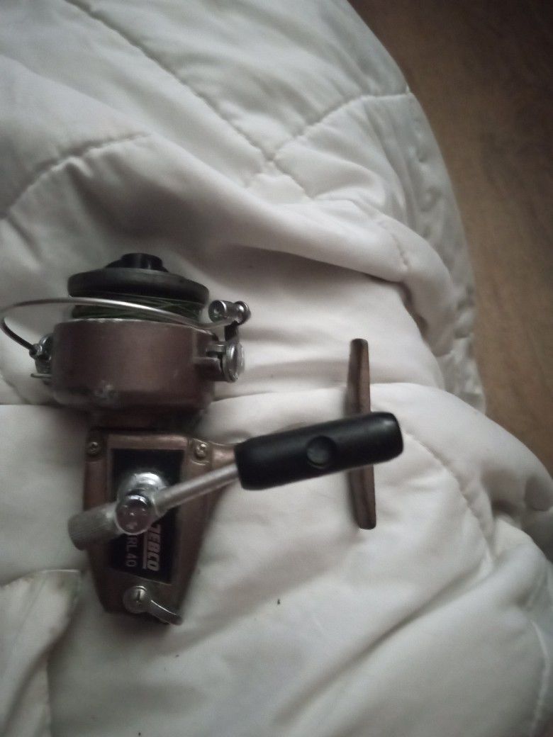 I Am Selling And old Fishing Reels 