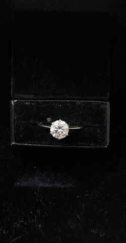 Diamond Engagement Ring Must Sell