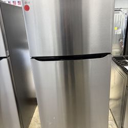 New Lg 33 Inch Top Freezer Refrigerator 