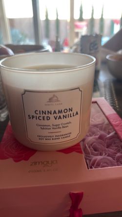 Candle spiced candle bath n body
