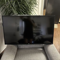 47”TCL Roku Flatscreen Tv