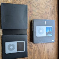 iPOD 5th Gen With Box 30GB White. Working And Holds Charge.