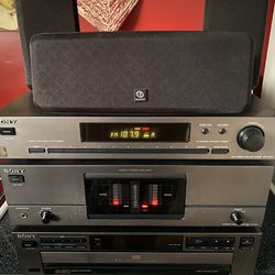 Sony 3pc Stereo System With 5 Disc Cd Changer/ Boston Acoustic Speakers.
