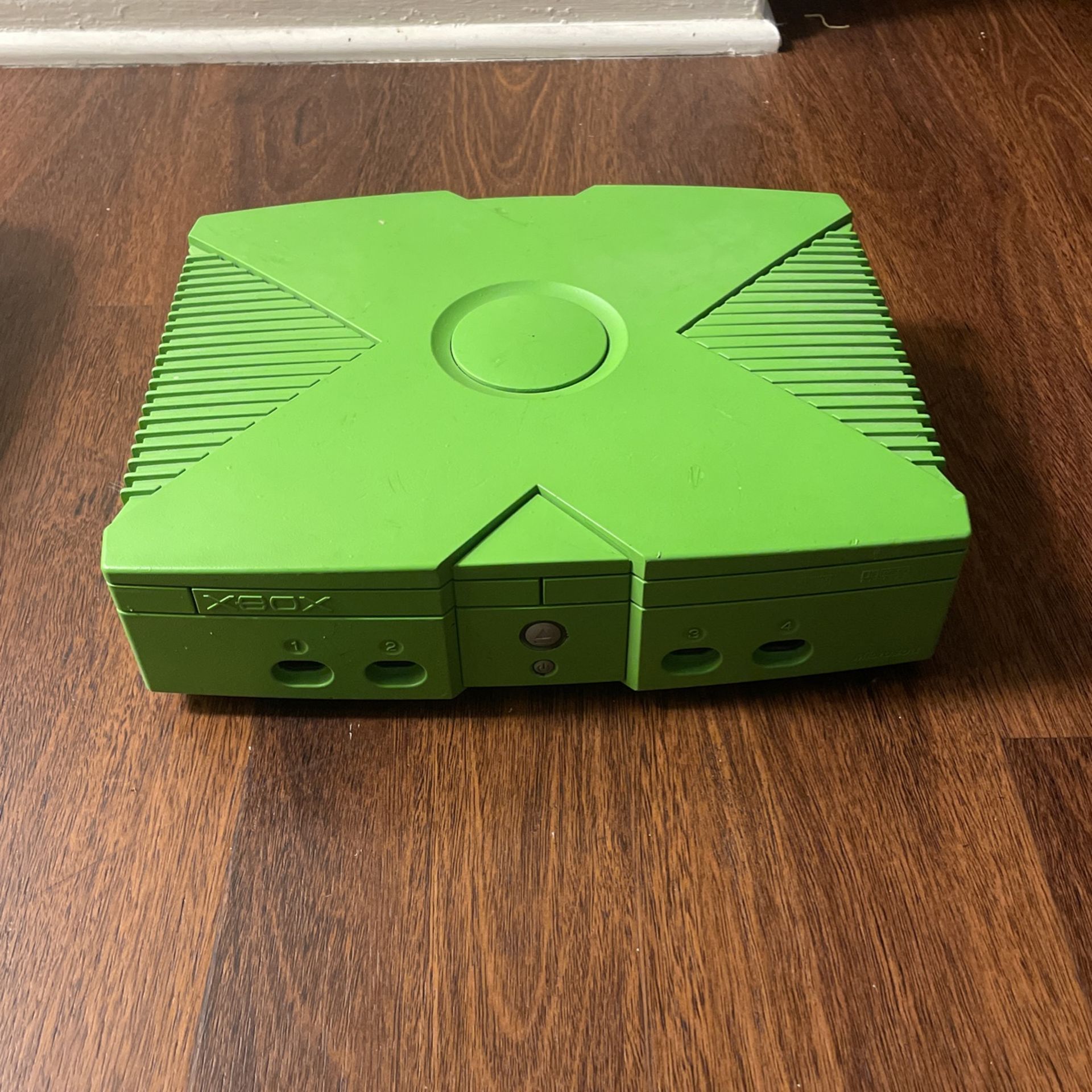 Modded XBOX With Over 4,000 Game