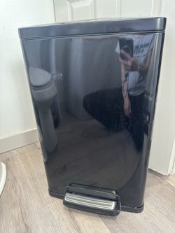Trash can 13 gal
