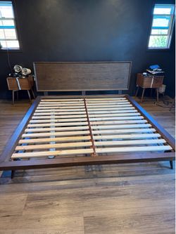 King Platform Bed (Dark Brown)