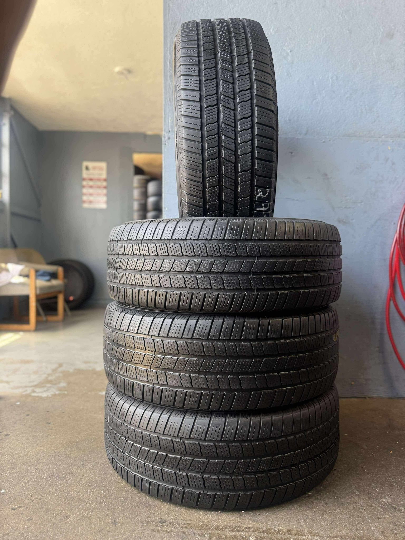 275/55/20. Michelin