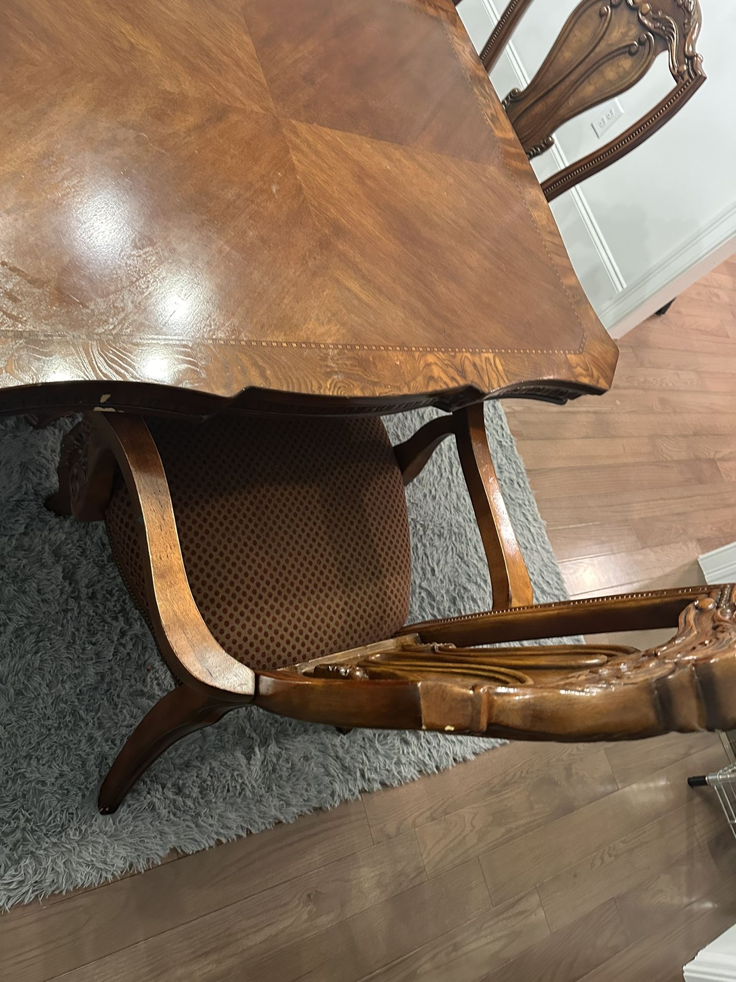 Dining table For Sale With Six Chairs And A Leaf Extender